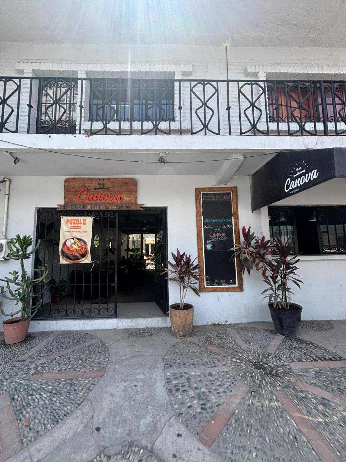Canova Hostel & Pizza بويرتو فالارتا المظهر الخارجي الصورة