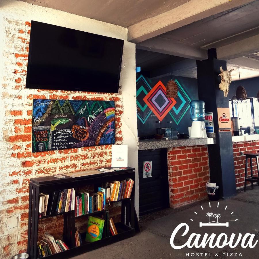 Canova Hostel & Pizza بويرتو فالارتا المظهر الخارجي الصورة