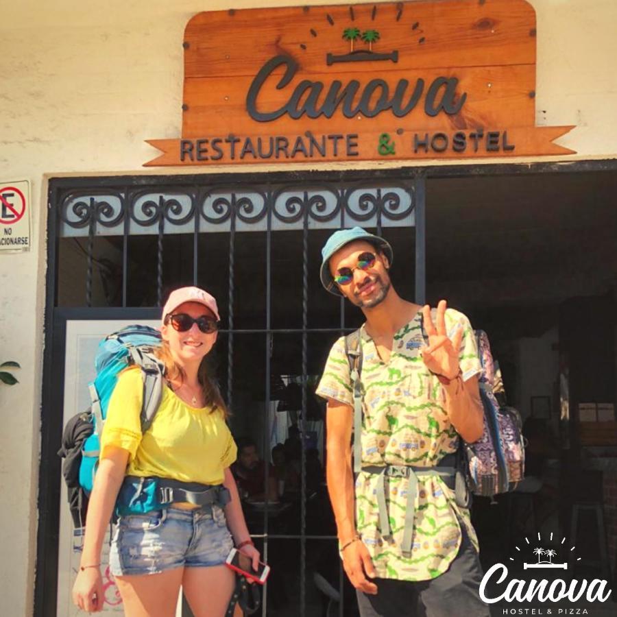 Canova Hostel & Pizza بويرتو فالارتا المظهر الخارجي الصورة